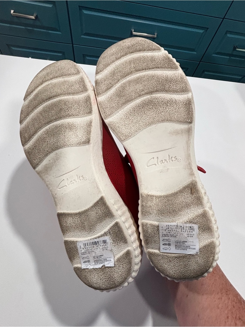 New without tags Clark’s Red Side Zip Tennis Shoes, Size 8 - Picture 7 of 7